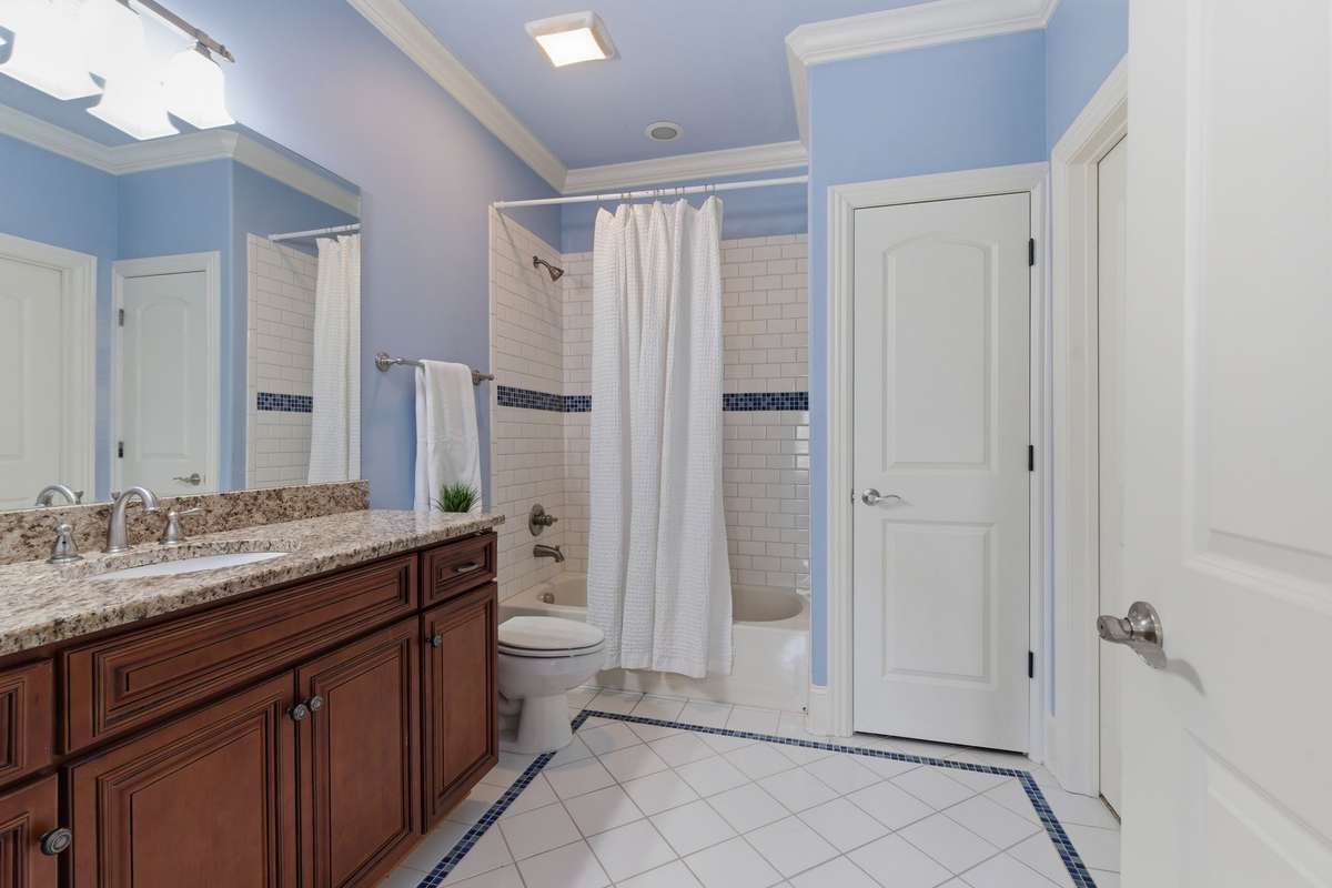 Bedroom #4 bathroom