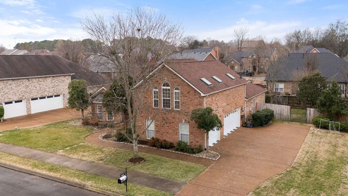 Featuring brand-new carpet throughout and an upgraded kitchen with new countertops, stove, and sink. This move-in-ready home is a must-see—schedule your showing before it’s gone!
