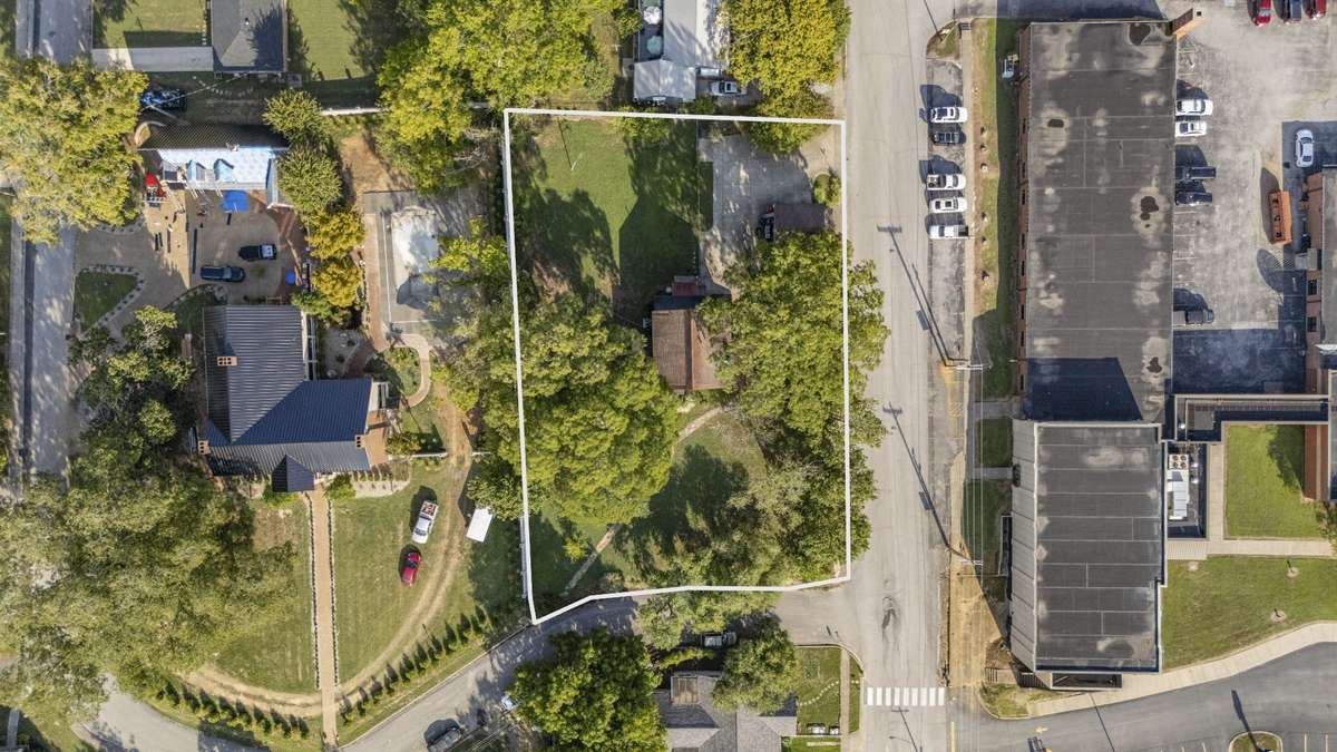 Check out the lot size!