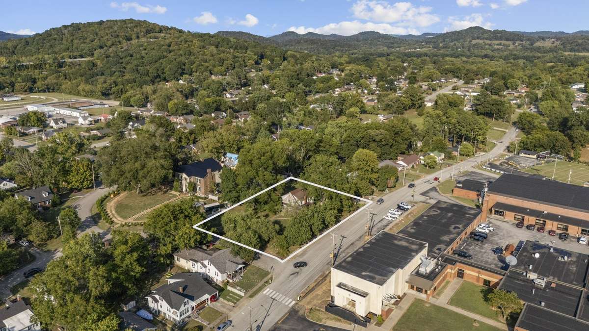 Just minutes to I-40 access, this home is accessible to Nashville in a little over an hour.
