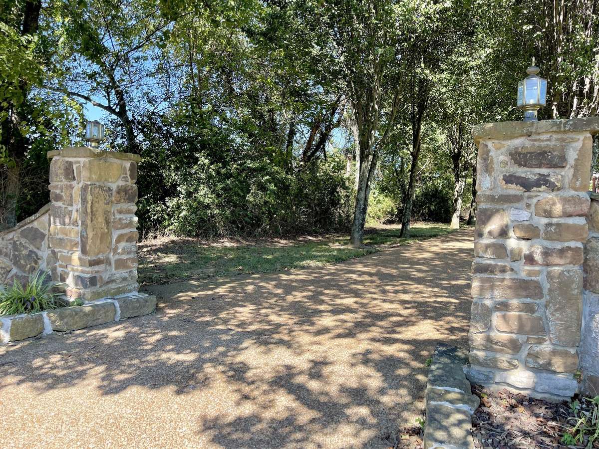 NO HOA restrictions—means the freedom to live the way you want! All this, just MINUTES from shopping, dining, and everyday conveniences, with easy access to the interstate—offering the perfect blend of comfort, convenience, and room to breathe!