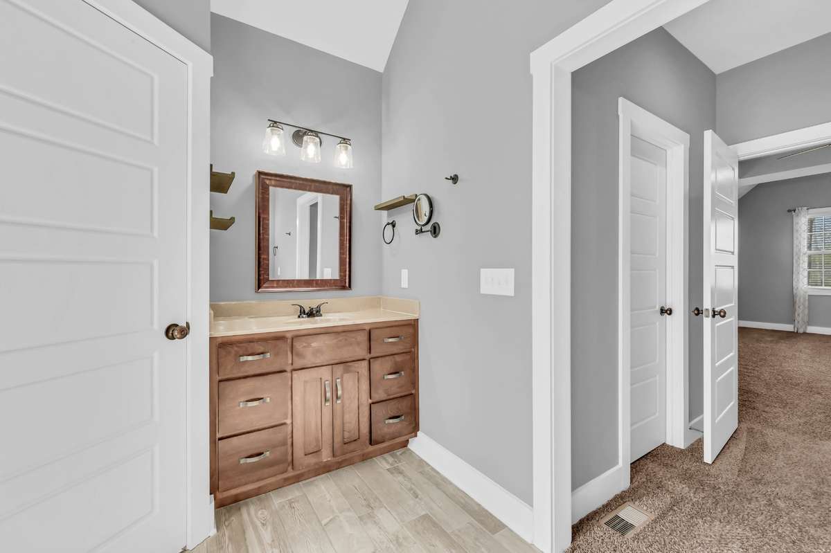 Separate toilet room
