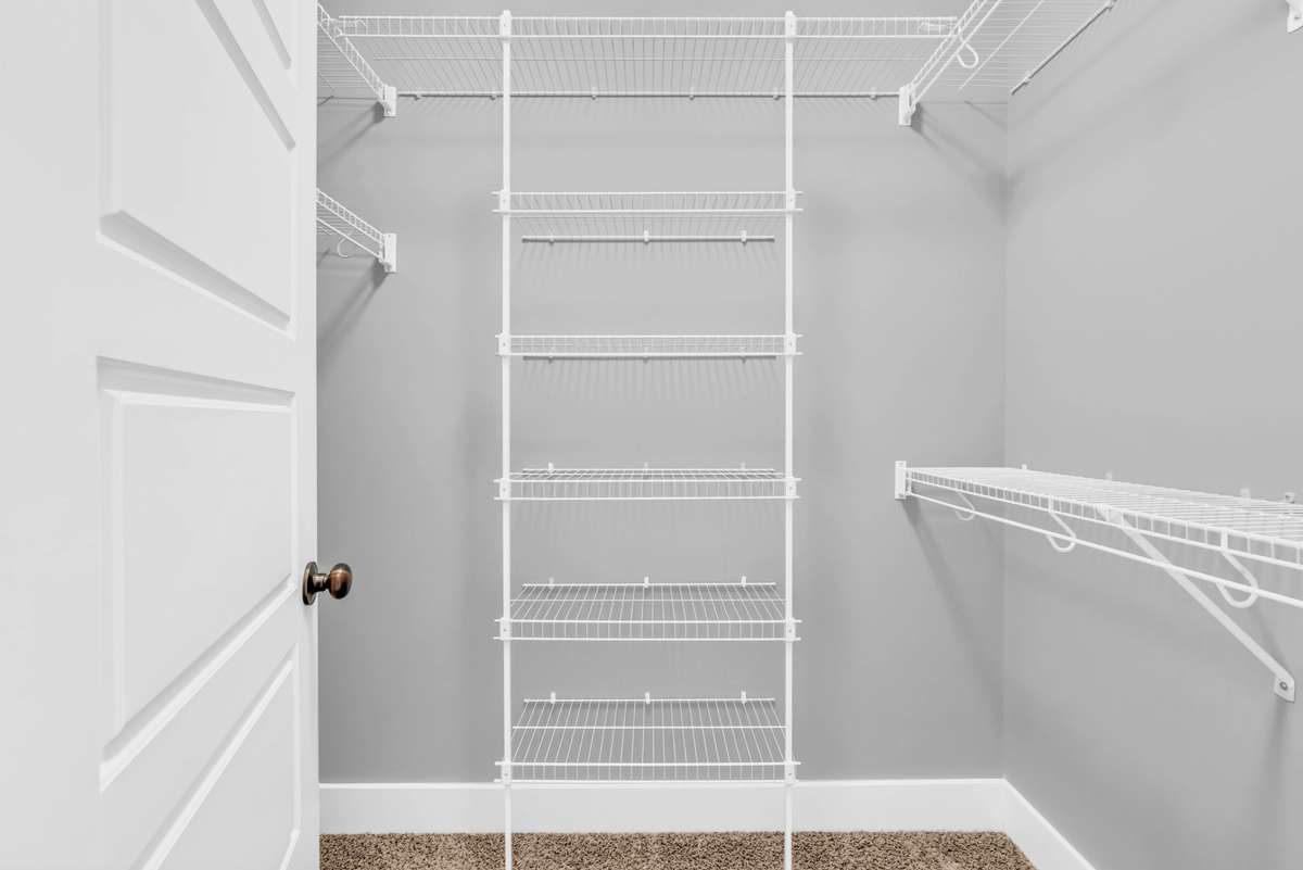 2 walk-in closets