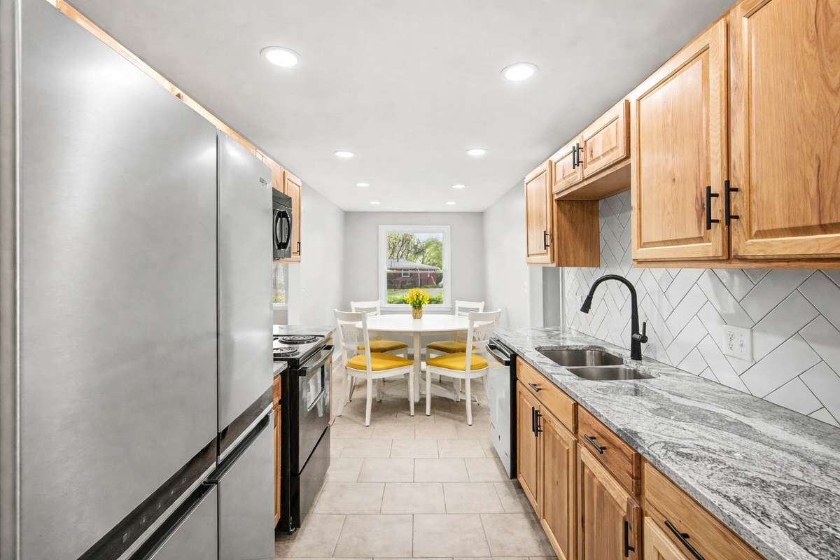 This is a chef's dream kitchen.