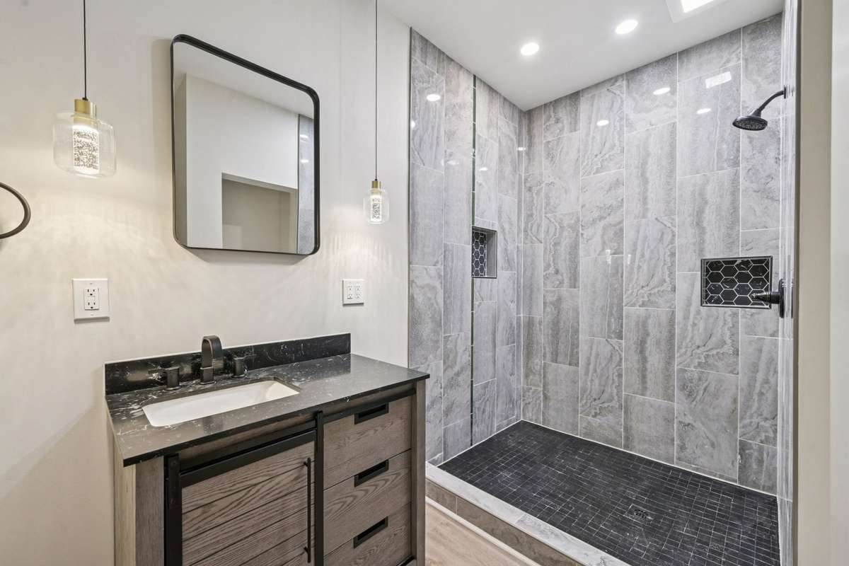 full basement bathroom