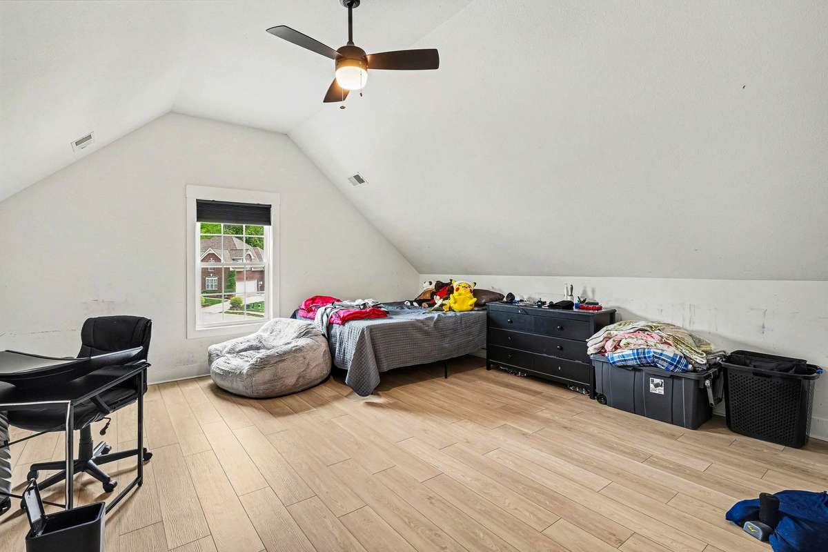 5th Bedroom or Bonus Space