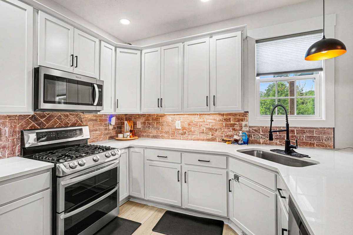 Kitchen Features