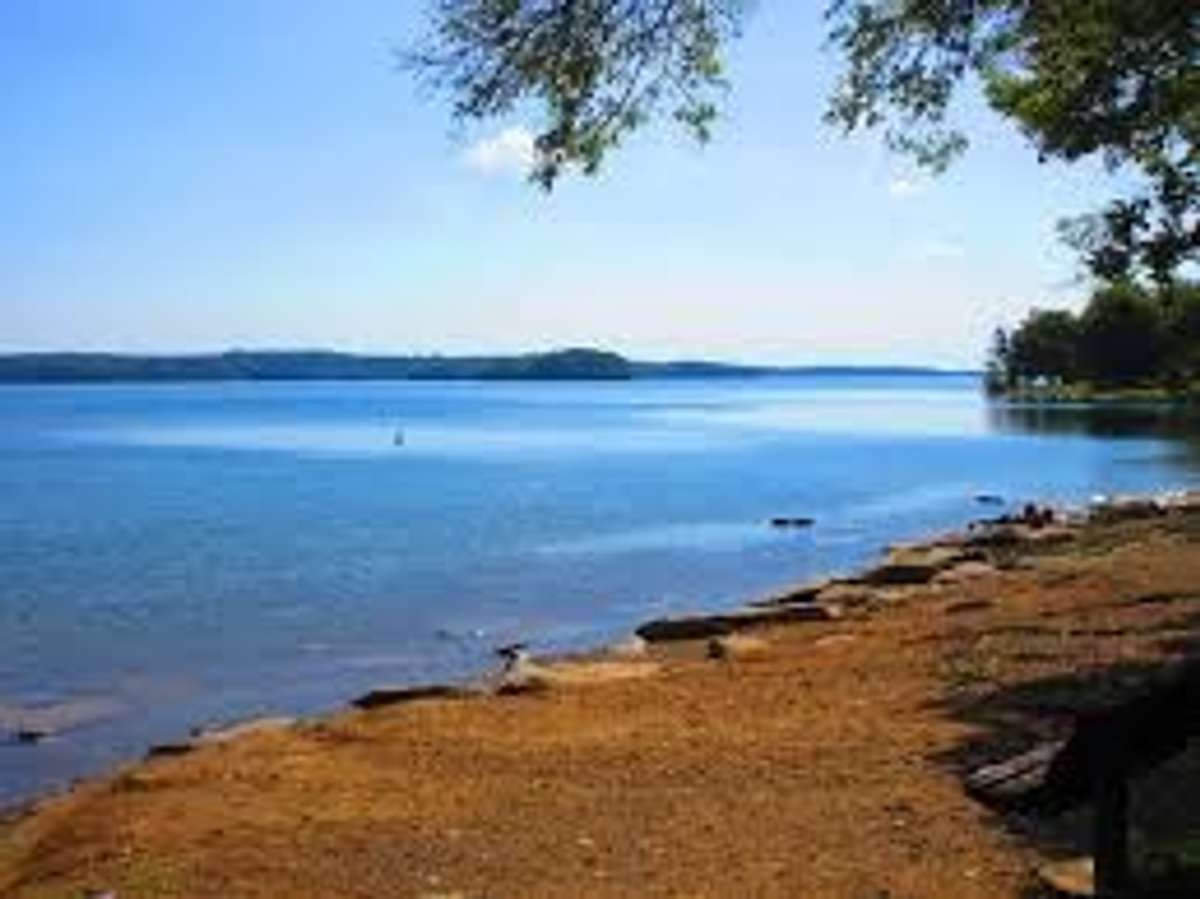 10 minutes to Percy Priest Lake
