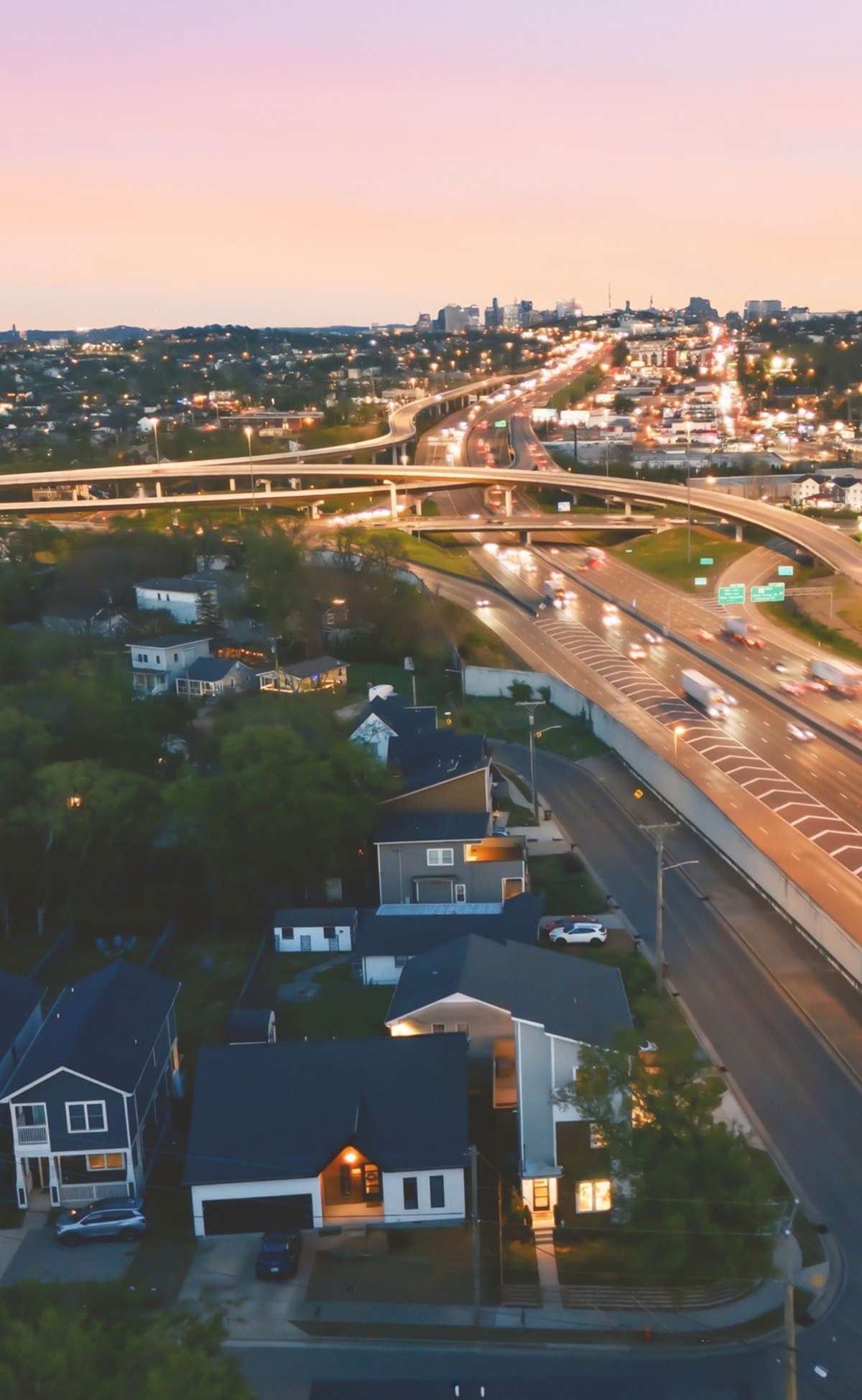 Easy access to Briley Parkway and I-40 lets you zip all over the city. Downtown is only 15 minutes away!