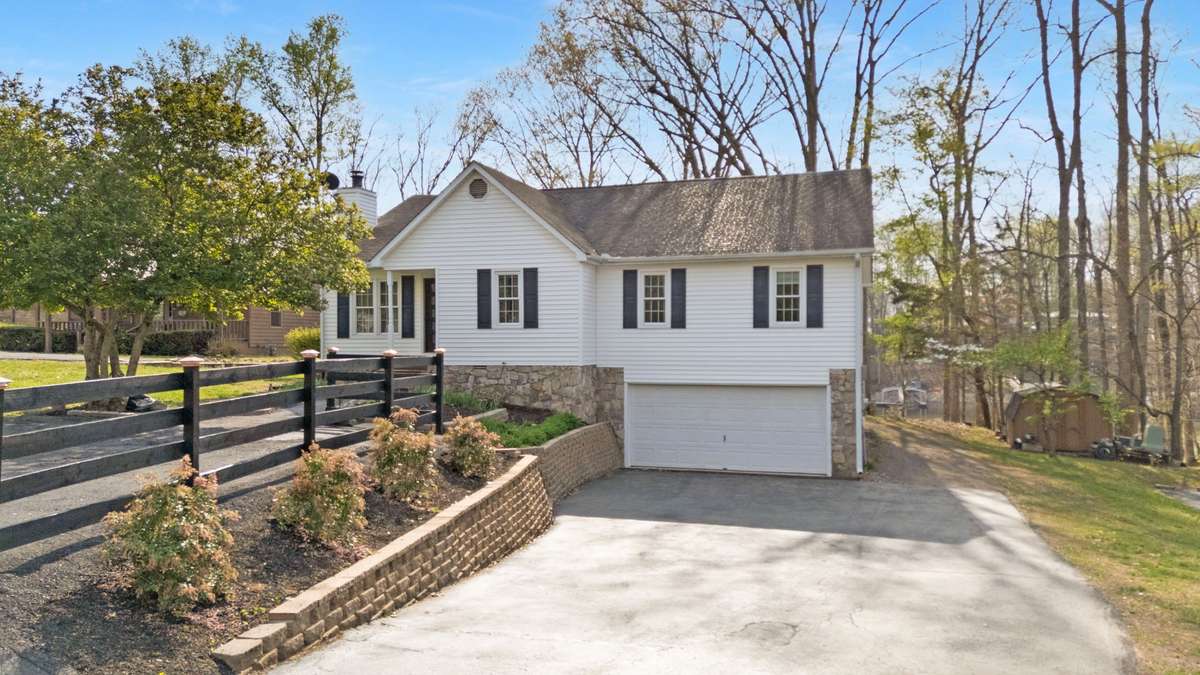 Welcome to your 5 bedroom home sitting right on Tims Ford lake! 645 Wildwood Trace, Winchester, TN 37398