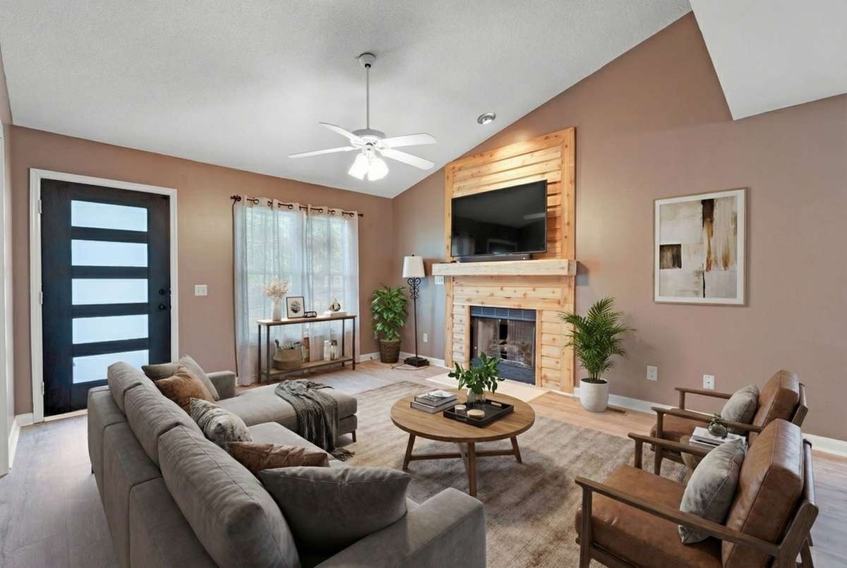 Spacious living area with gas fireplace, recessed lighting, & vaulted ceilings! 645 Wildwood Trace, Winchester, TN 37398
