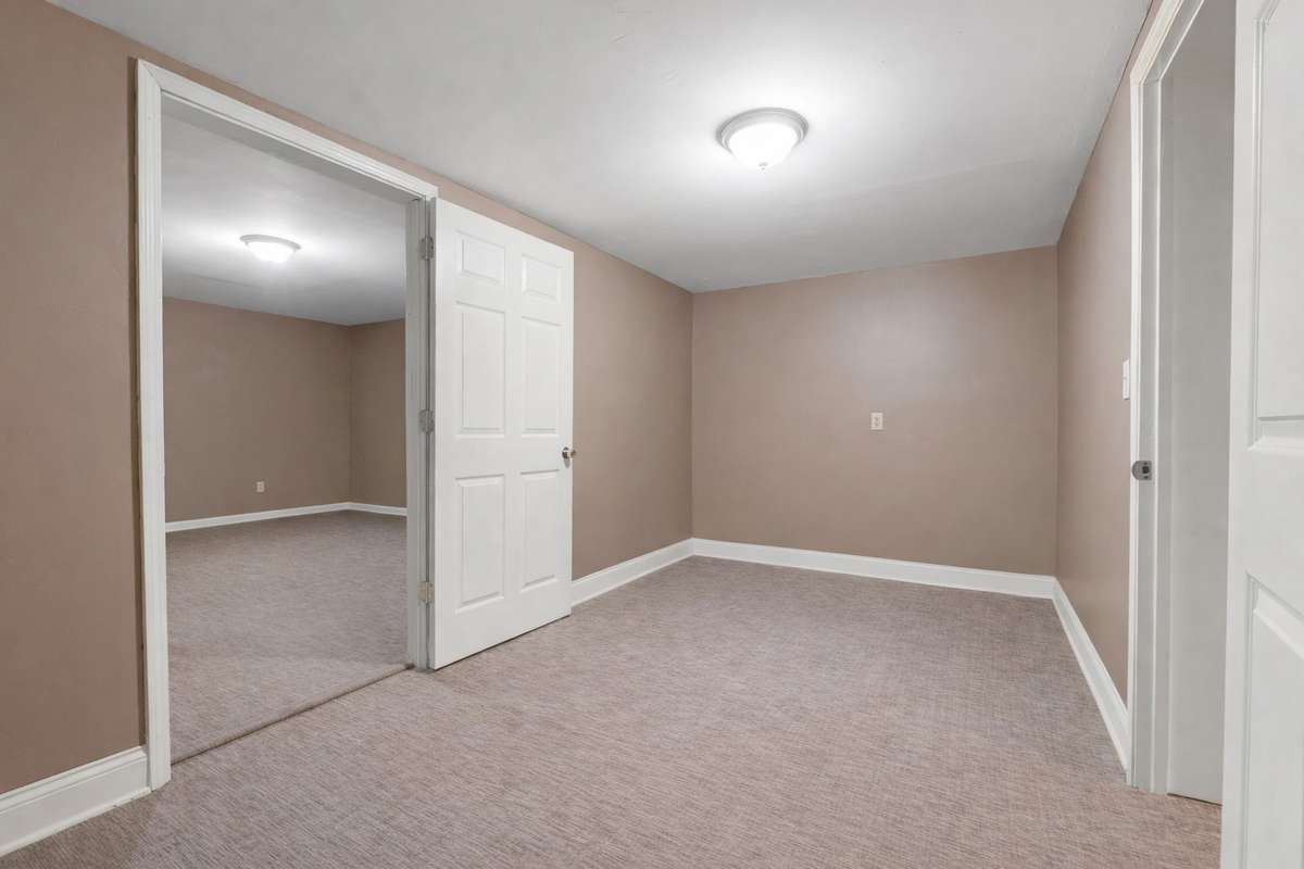 Additional multi purpose room perfect for a home office or hobby space! 645 Wildwood Trace, Winchester, TN 37398