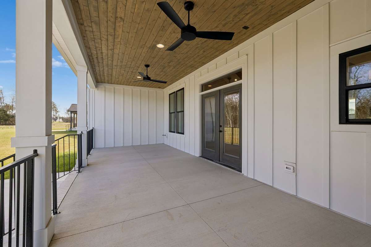 Huge Private Porch