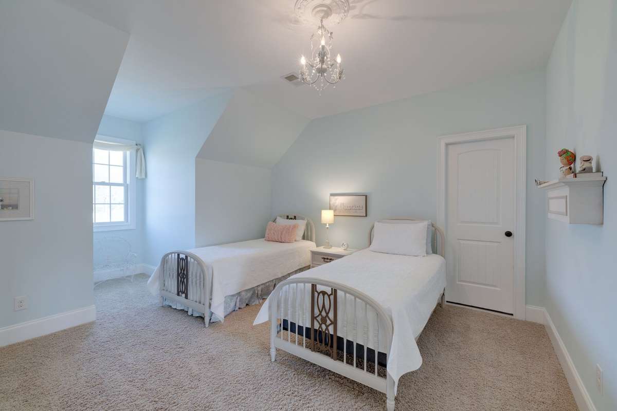 upstairs nook great for sleeping quarters