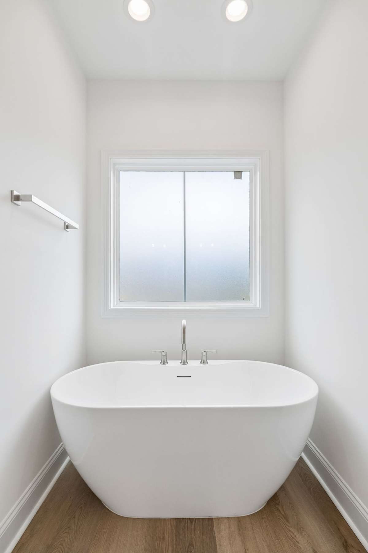 Nice soaker tub in primary bath
