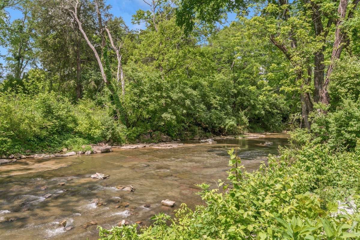 Check out our walking trail at the creek in Oxford Station