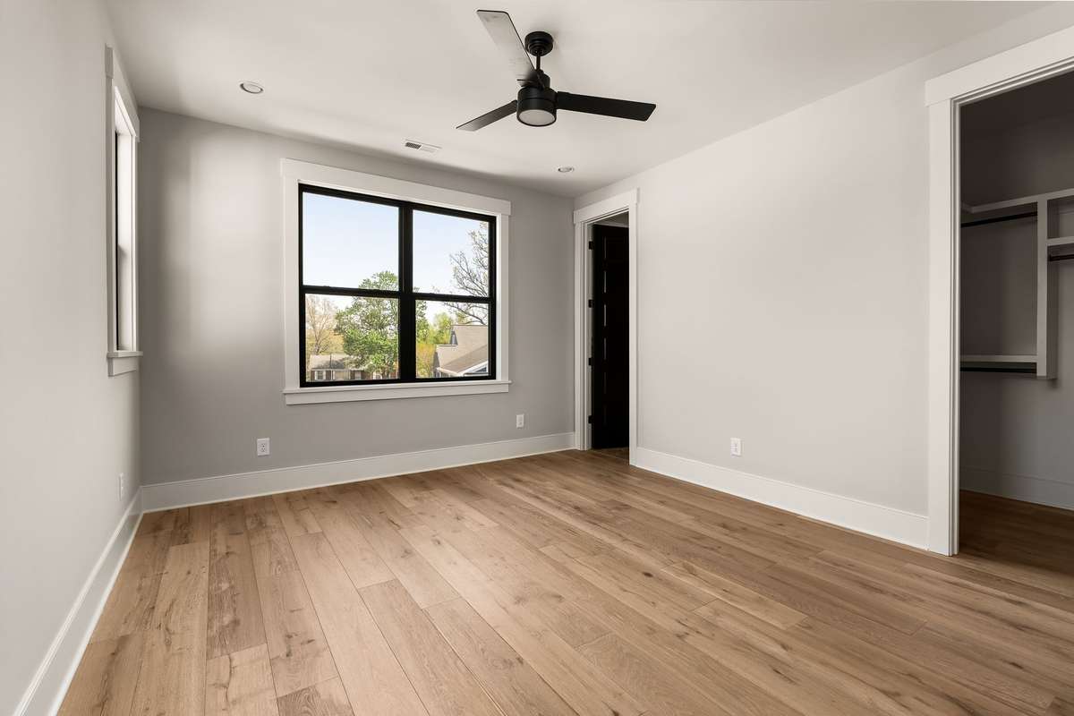 Secondary bedroom
