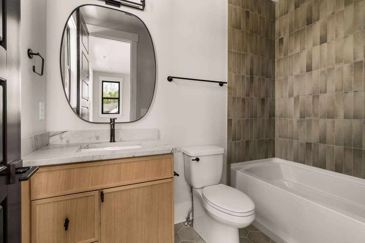 Full en-suite bathroom on main level