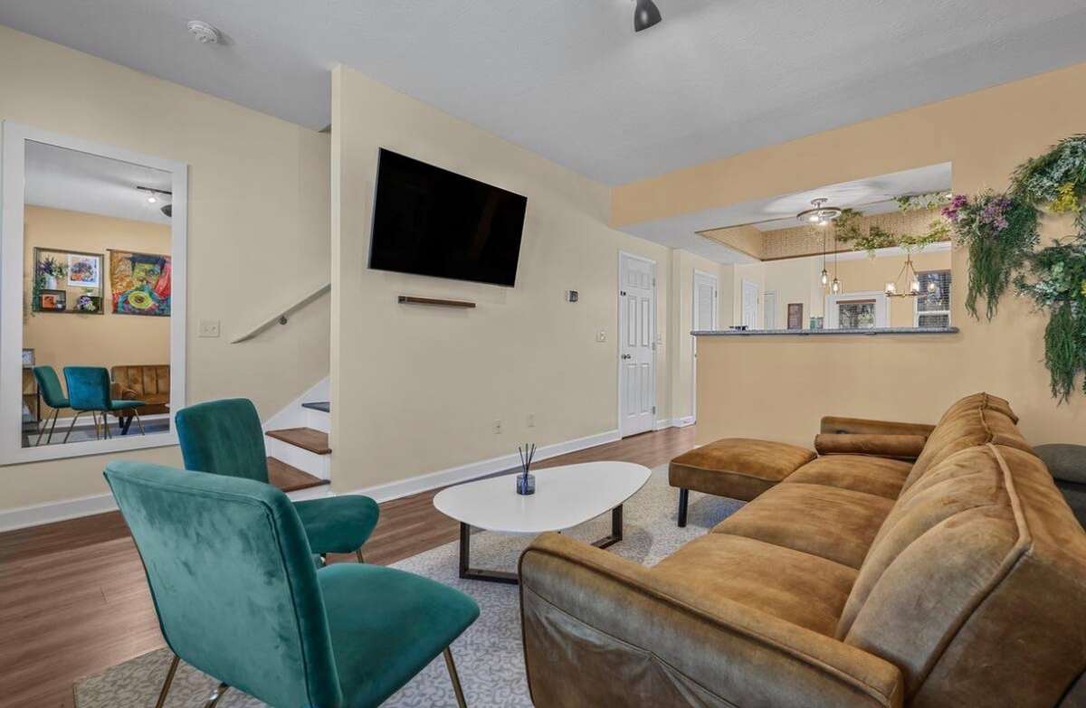 Spacious living room