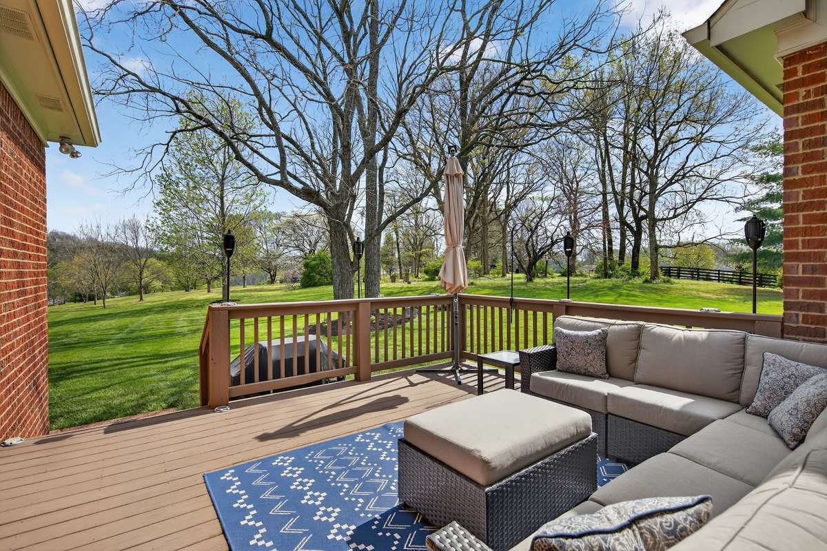 Check out those views off your back deck!