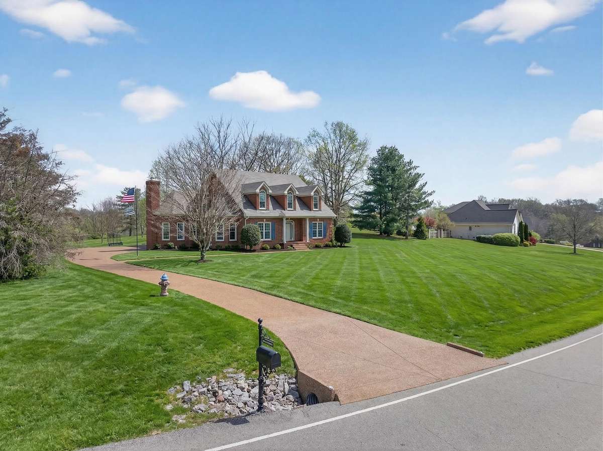 Welcome to 4426 Savage Pointe Dr. in Franklin, TN