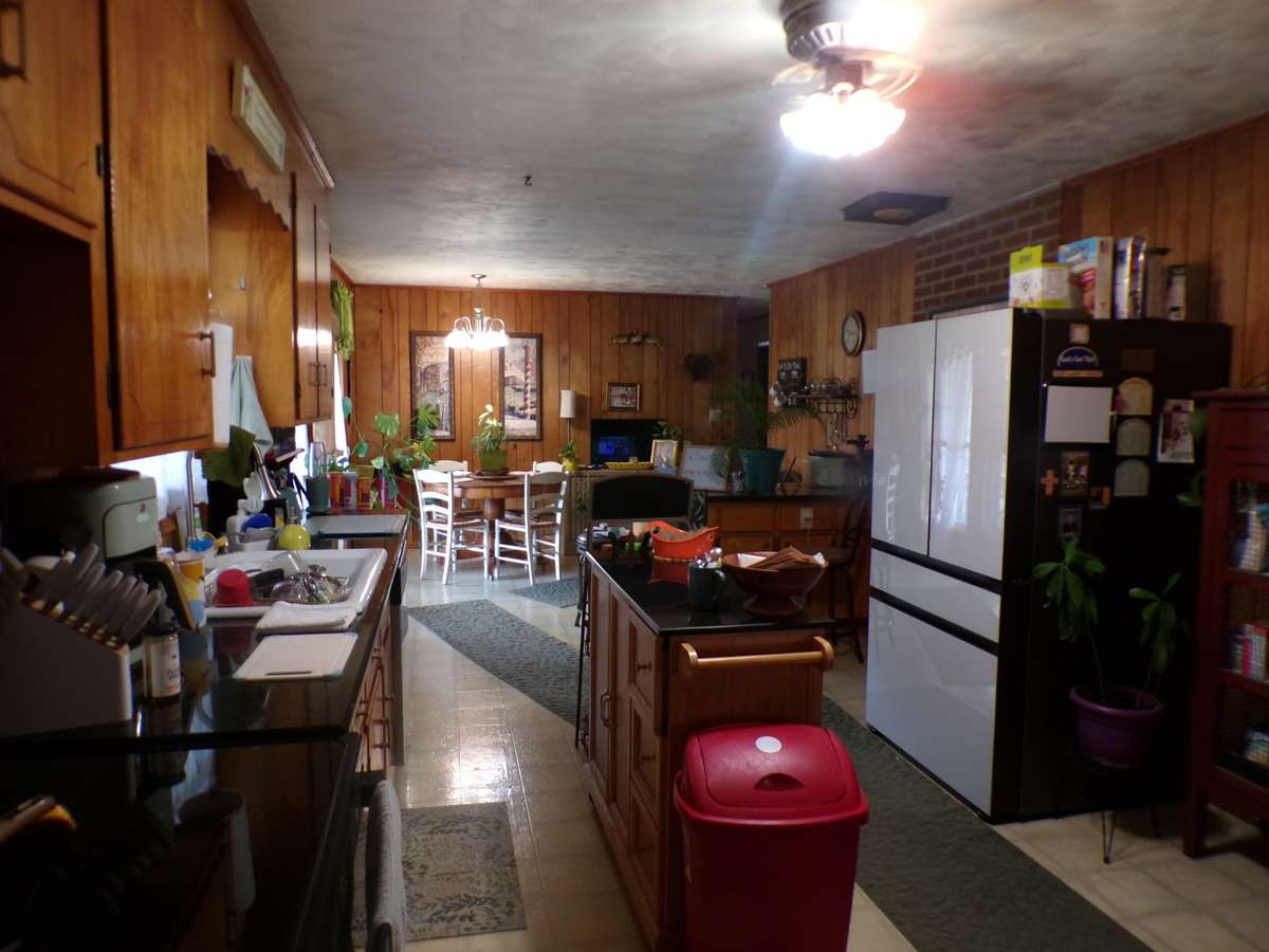 Big eat in kitchen