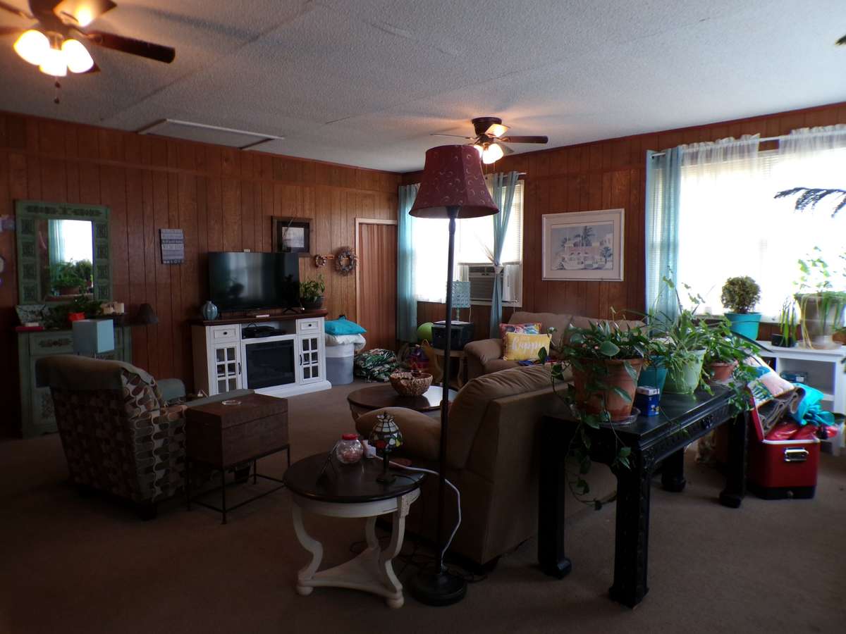 Den/family room