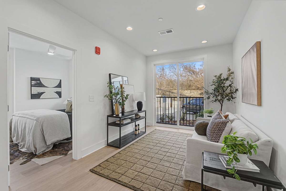 Pictures from furnished model #103