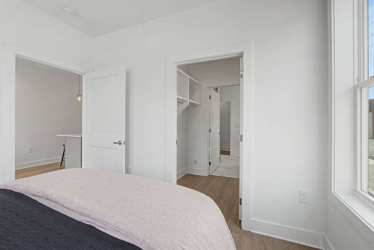Pictures from furnished model #103