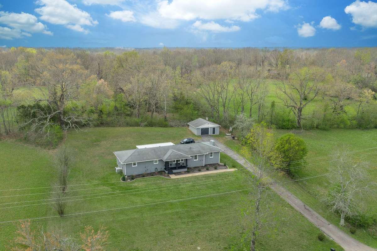 PRISTINE HOME...Inside + Out!!!
*Note: Green Grass Edits on all Exterior Photos