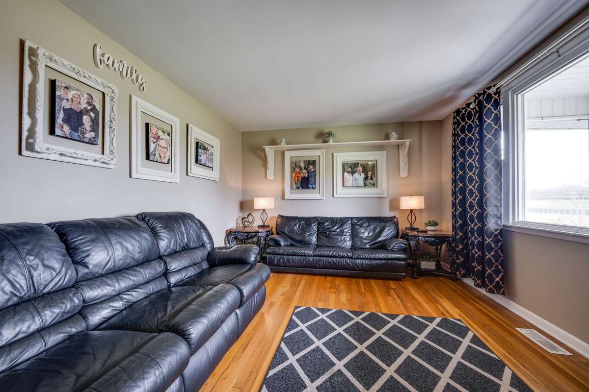 Shows Like a Model Home!!!