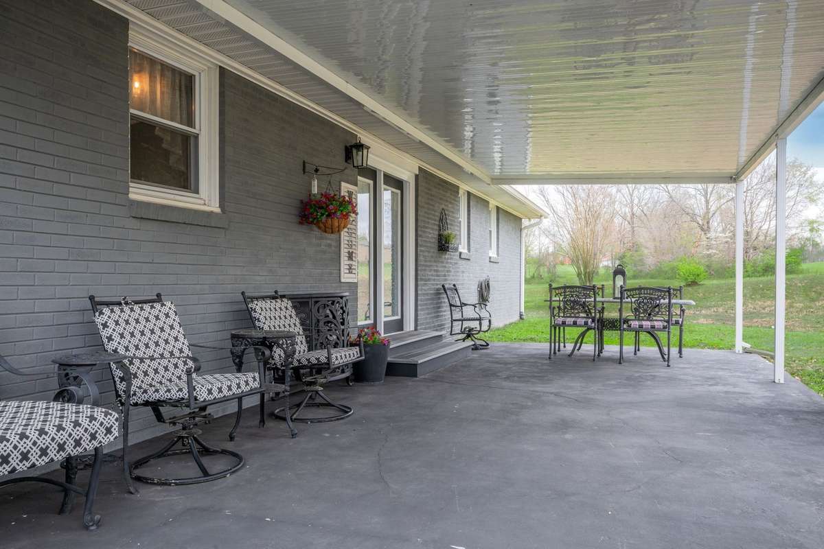 FABULOUS Outdoor Entertainment Area that is Covered (30x14)