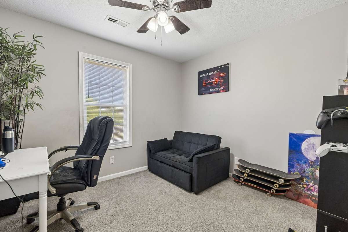 Upstair bedroom 2