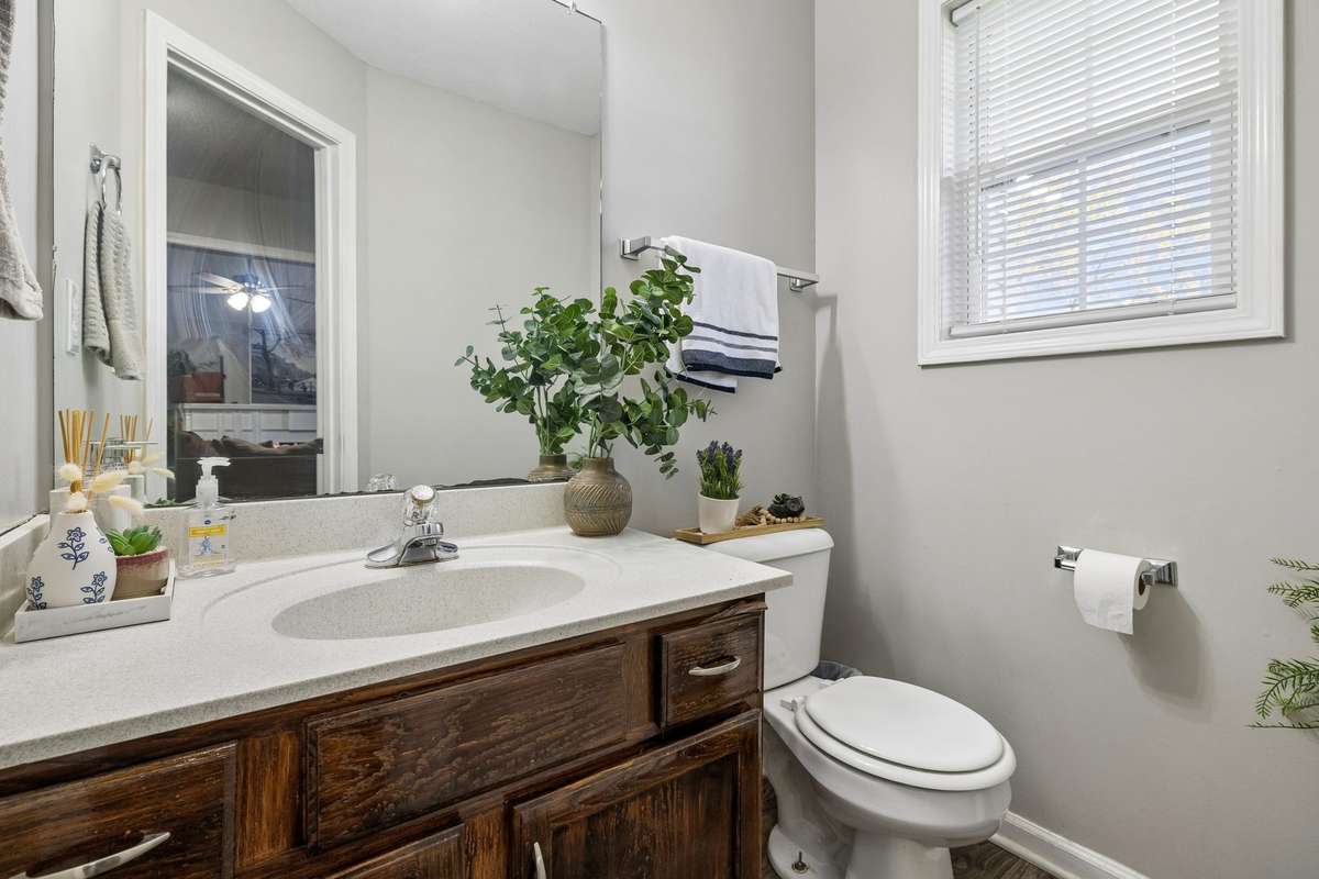 Powder Room by the entrance