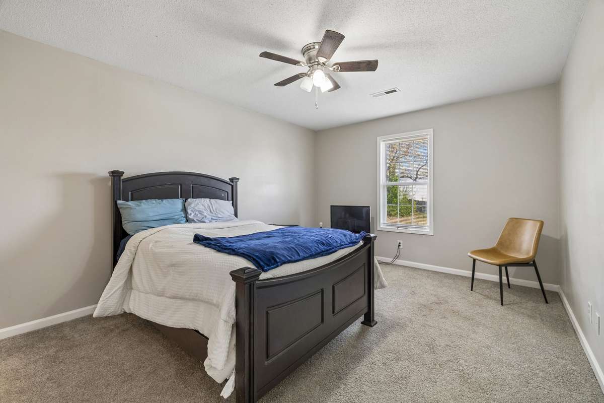 Upstair another large bedroom 3