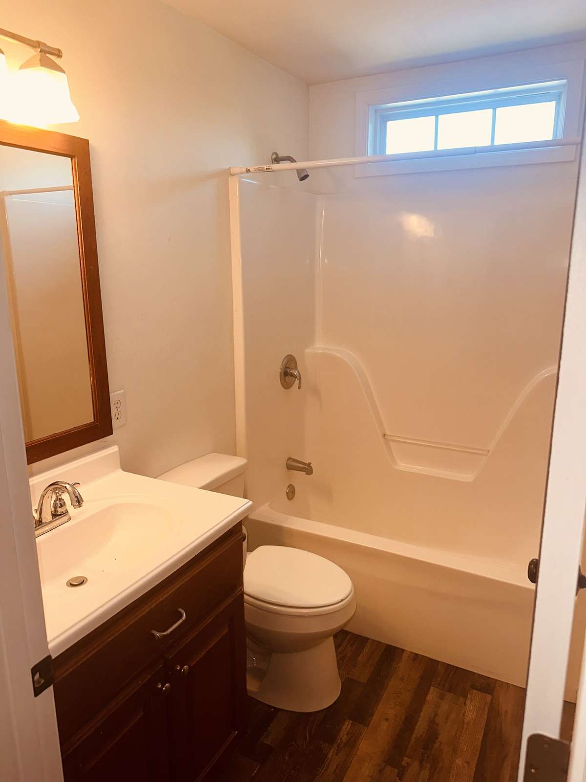 Hall Full bathroom