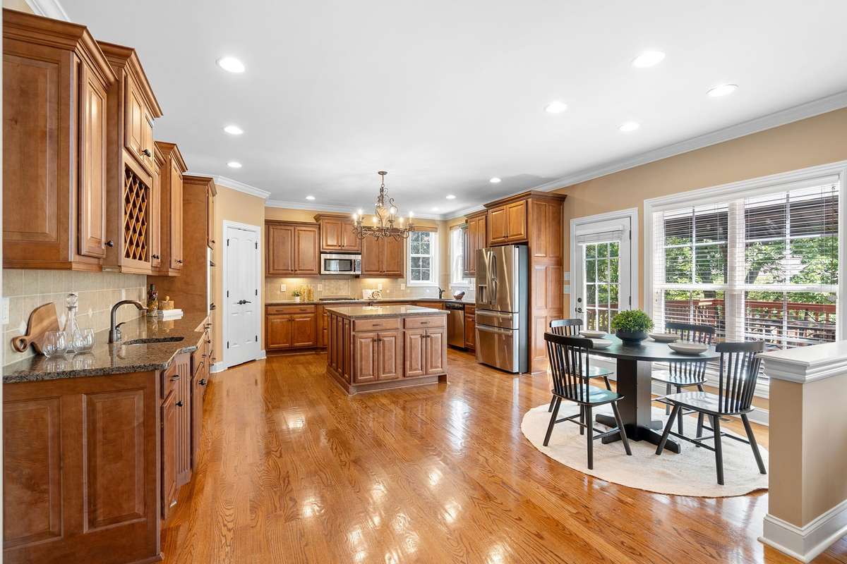 Eat in kitchen.