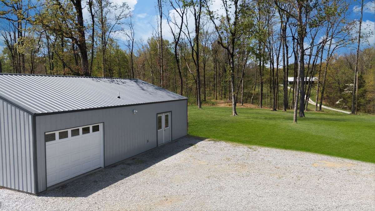 PERFECT FOR PARKING THAT HUGE BOAT you've always wanted!!!
NOTE: Green Grass Edits on Exterior Photos