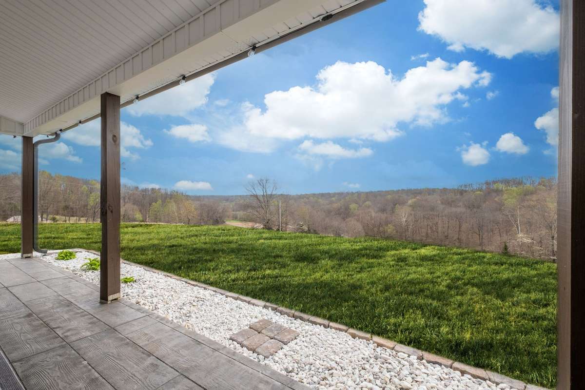 Custom "FOREVER HOME" on 10 ACRES+/-!!!
NOTE: Green Grass Edits on Exterior Photos