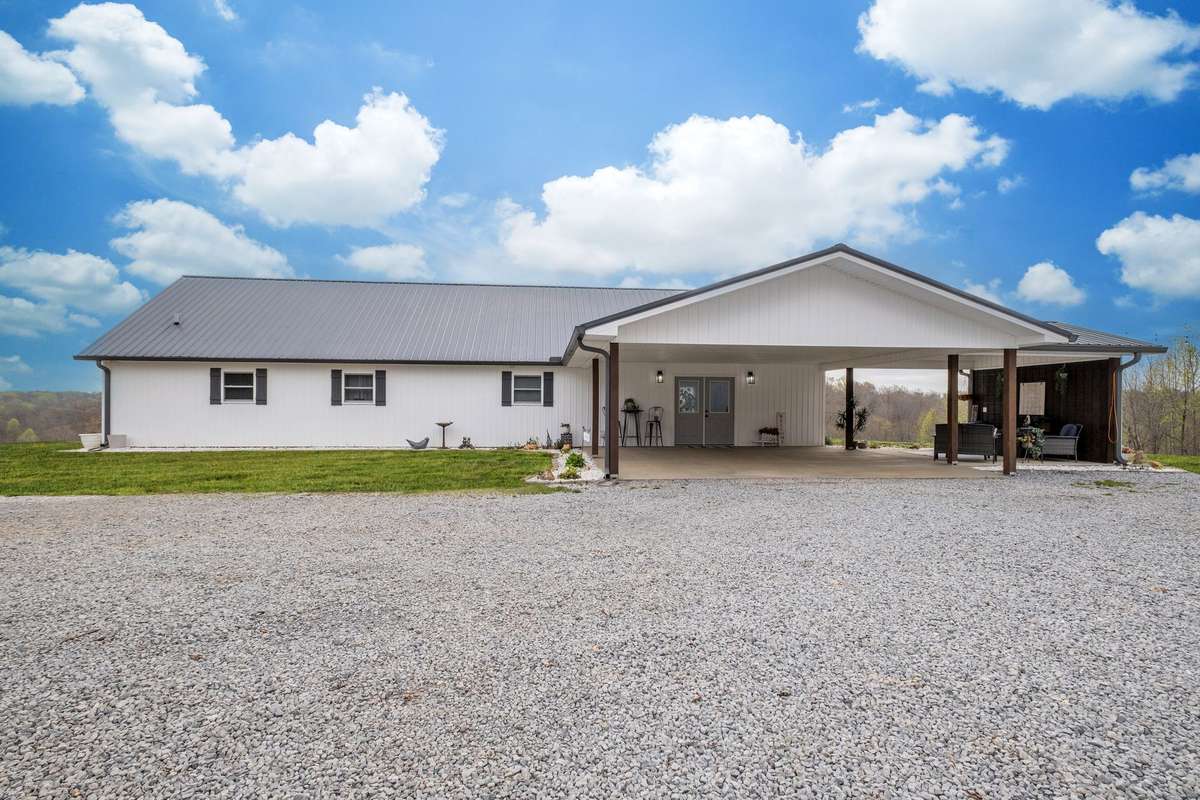2 CAR Carport/Covered Parking plus Detached Garage
NOTE: Green Grass Edits on Exterior Photos