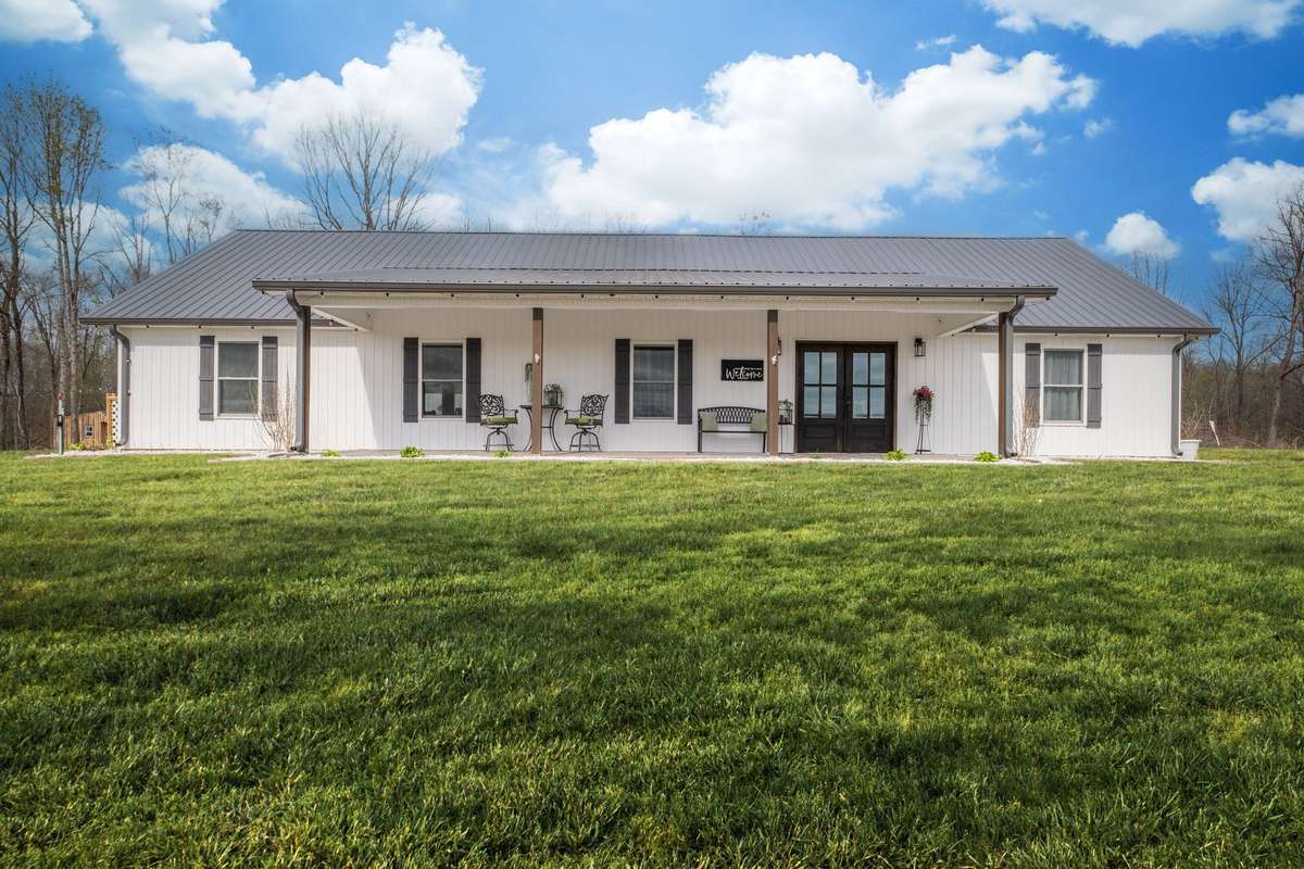 ALL CUSTOM Built with Immense Quality!!!
NOTE: Green Grass Edits on Exterior Photos