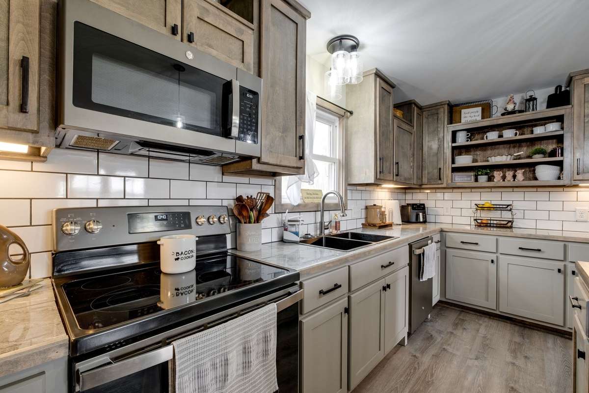 CHEF'S Kitchen w/ Stunning Attention to the Details