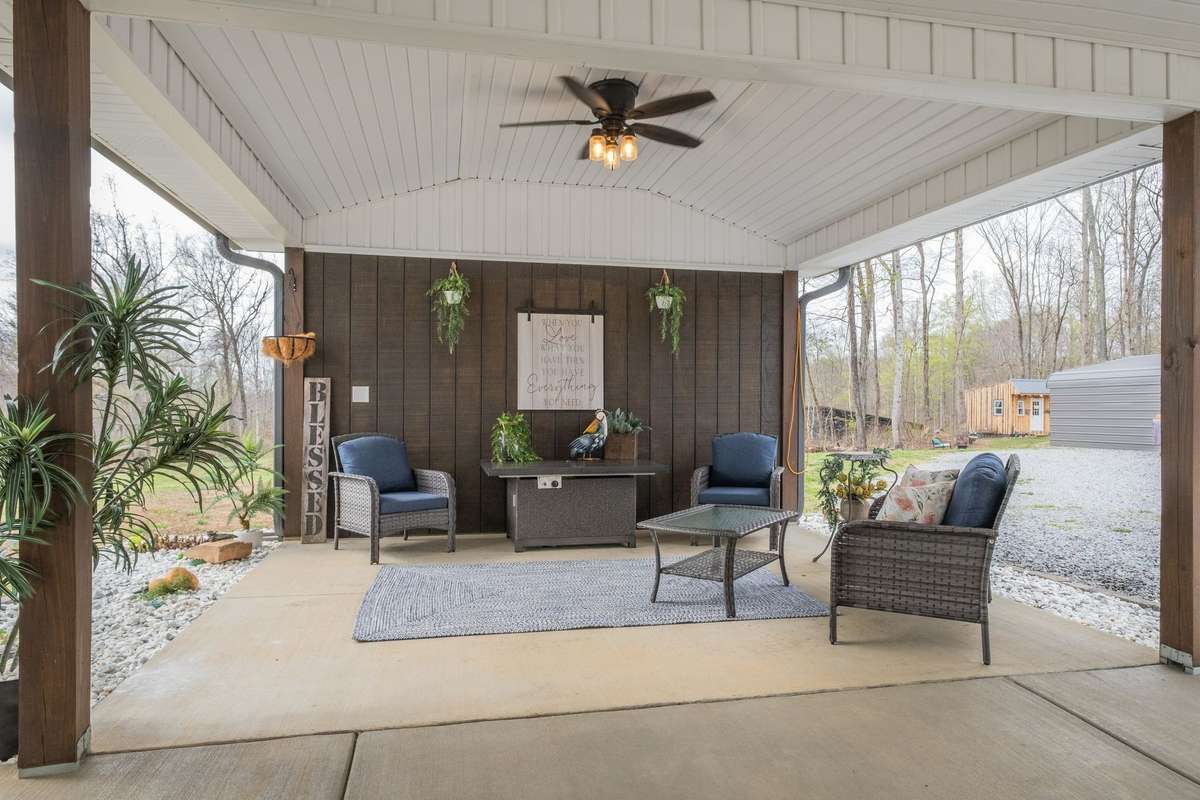 FABULOUS Outdoor Entertainment Area!!!
NOTE: Green Grass Edits on Exterior Photos