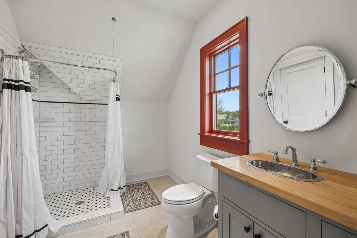 Carriage house full bath