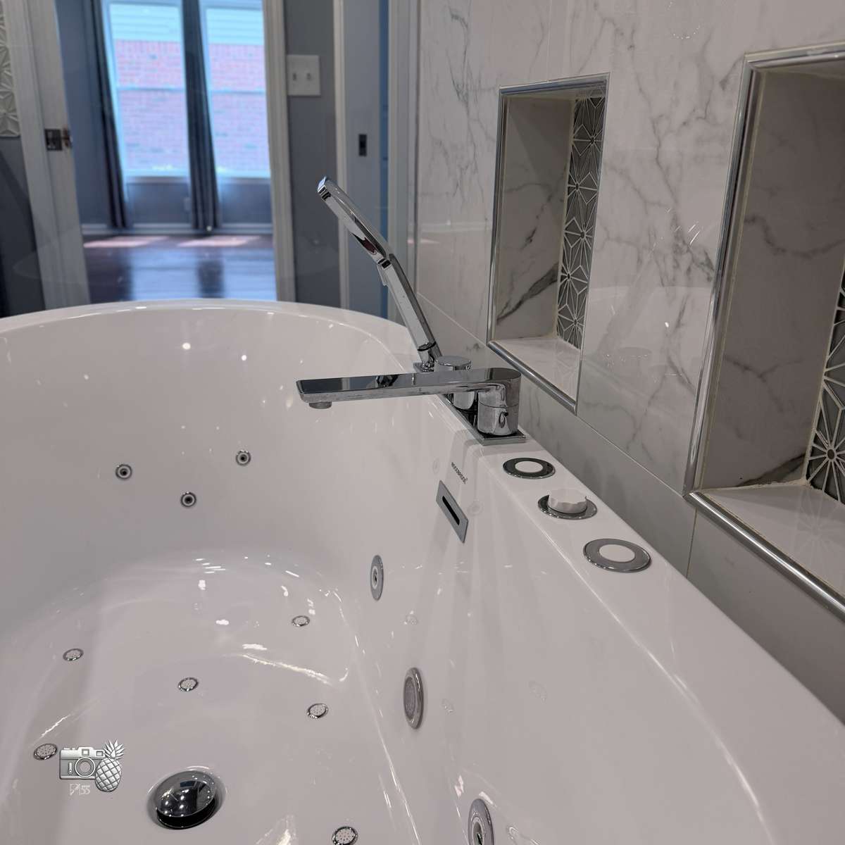 Soaking Jacuzzi/Jet tub inside the shower!