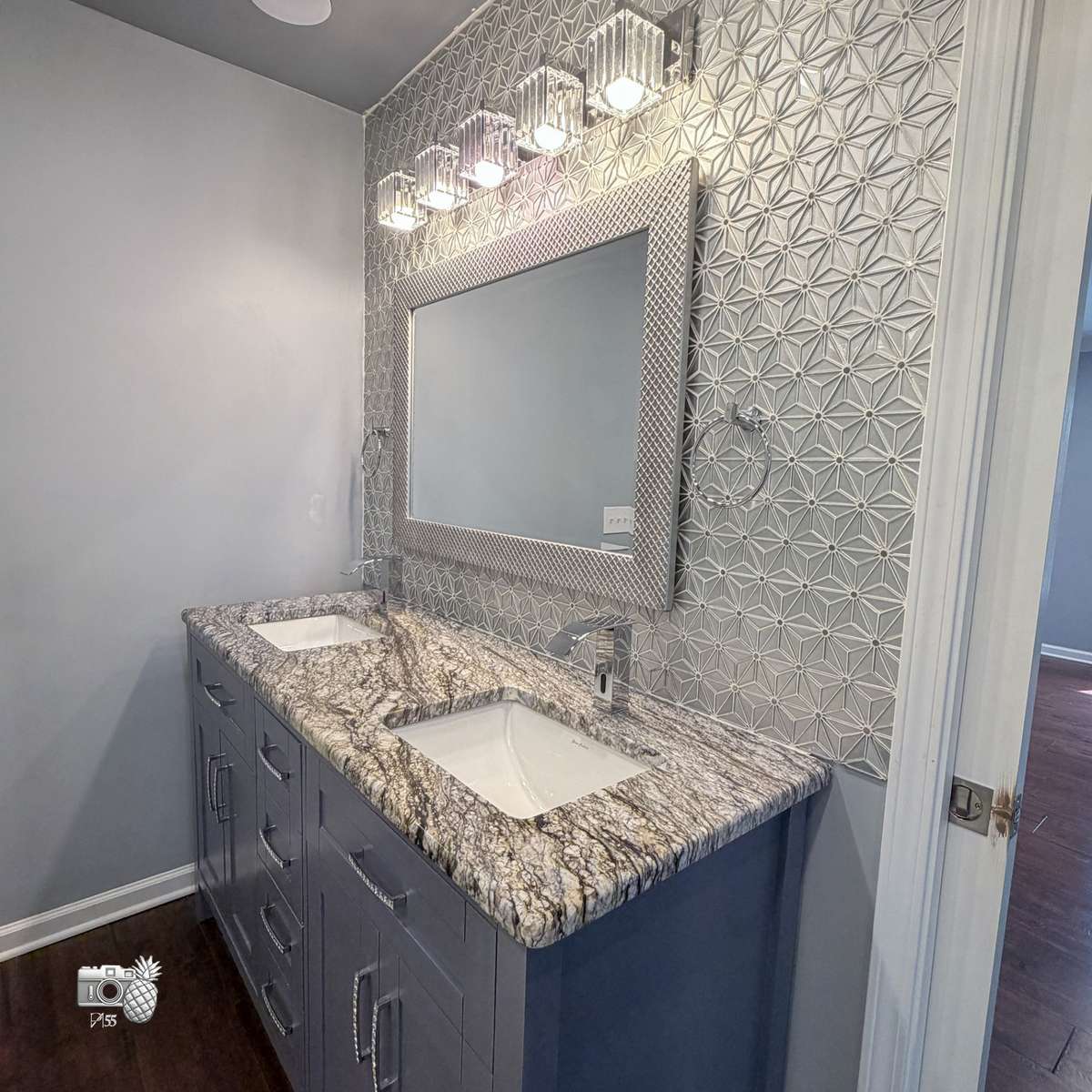 Bathroom - Double vanity