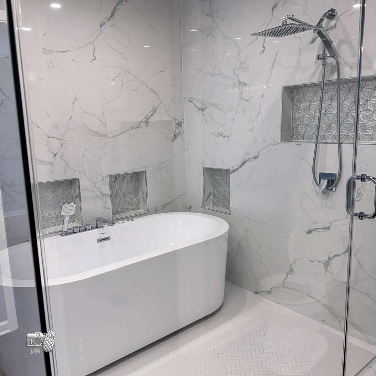 Soaking Jacuzzi/Jet tub inside the shower!