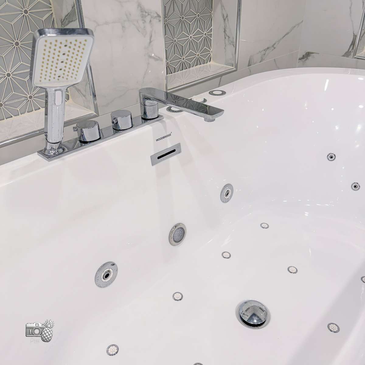 Soaking Jacuzzi/Jet tub inside the shower!