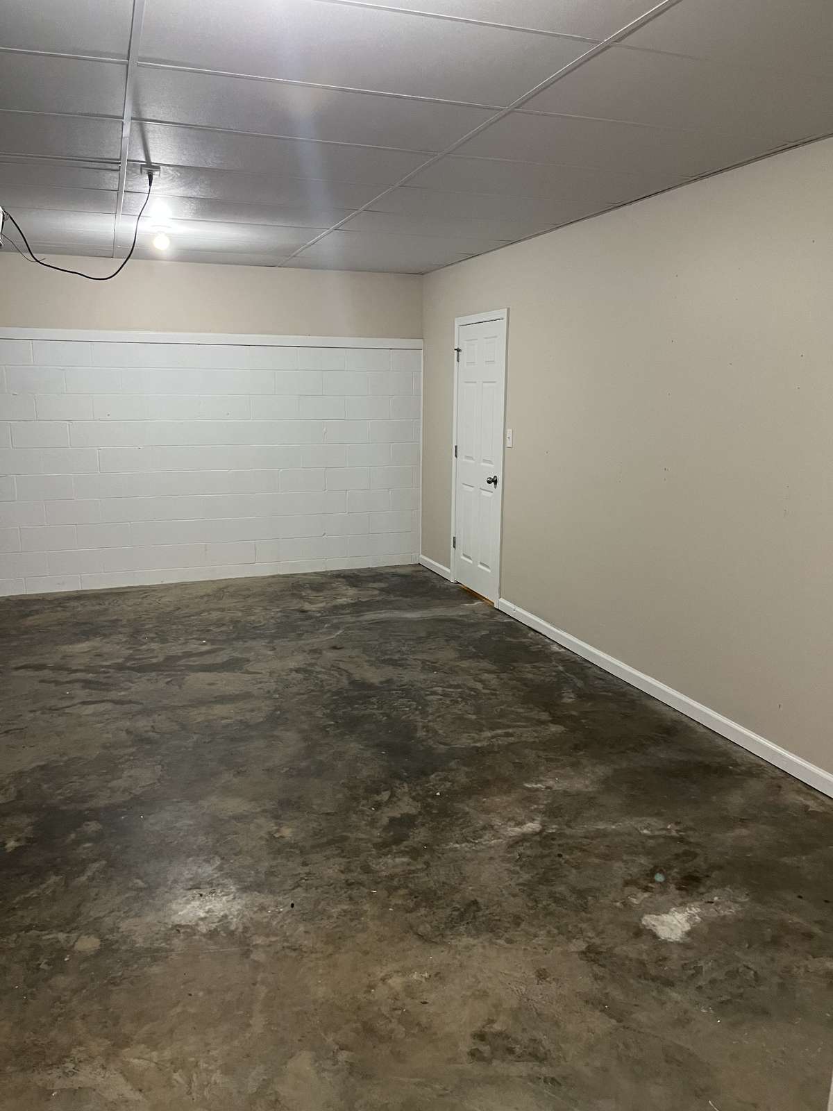 Spacious 2 car garage