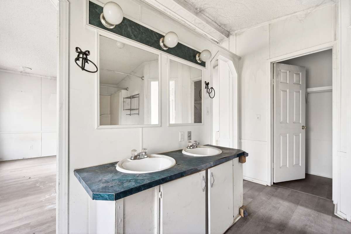 Master Bathroom- Double Vanities
